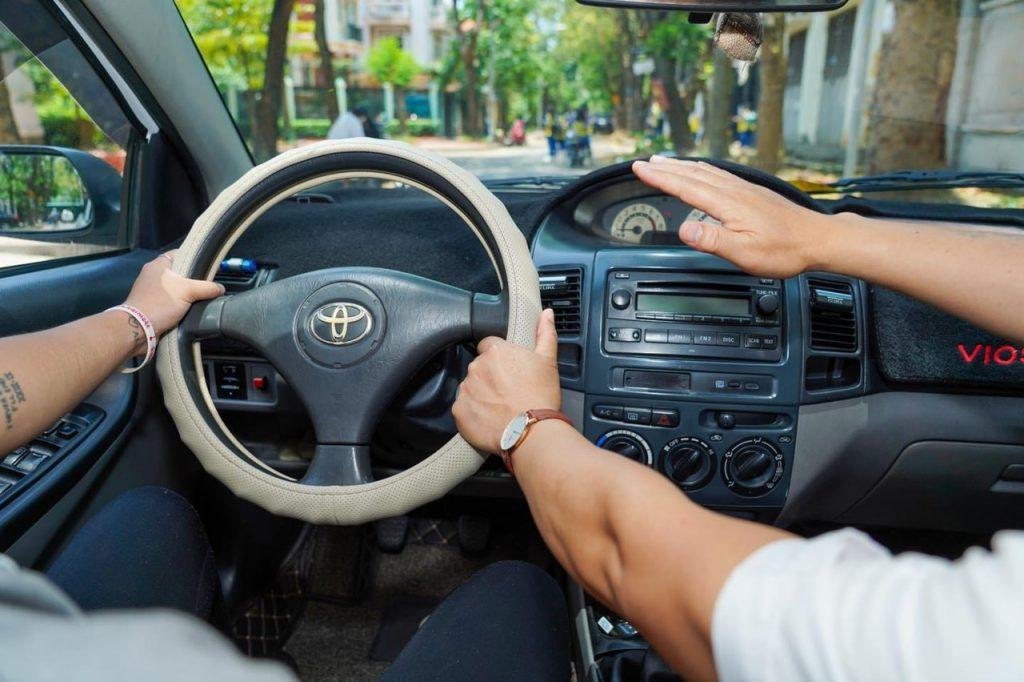 Dịch vụ dạy xe bổ túc lái xe ô tô số sàn đã có bằng Hồ Chí Minh 4