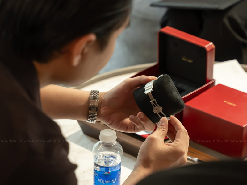 Đồng Hồ Tại Kronos Luxury Timepieces Có Cam Kết Chính Hãng Không?  5