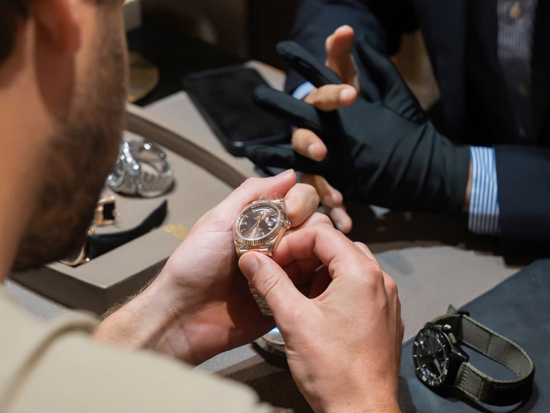 Đồng Hồ Tại Kronos Luxury Timepieces Có Cam Kết Chính Hãng Không?  3